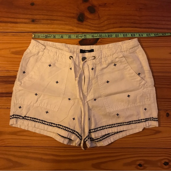 Gap White Navy Cotton Embroidered Shorts, EUC, 2 - Picture 4 of 9